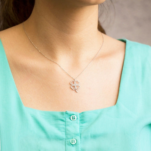 Collier pendentif "Trèfle"