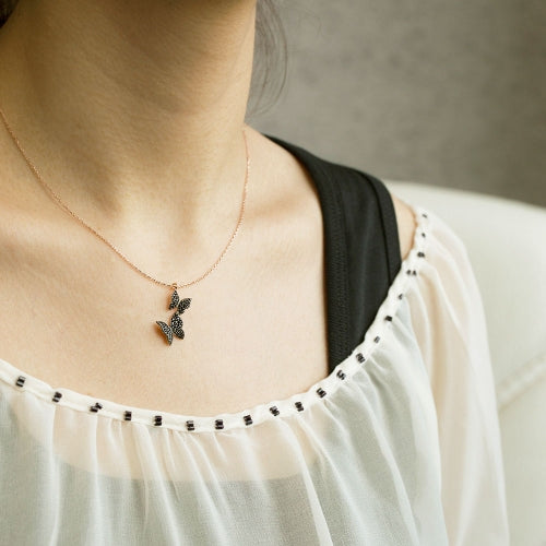 Collier pendentif deux papillons
