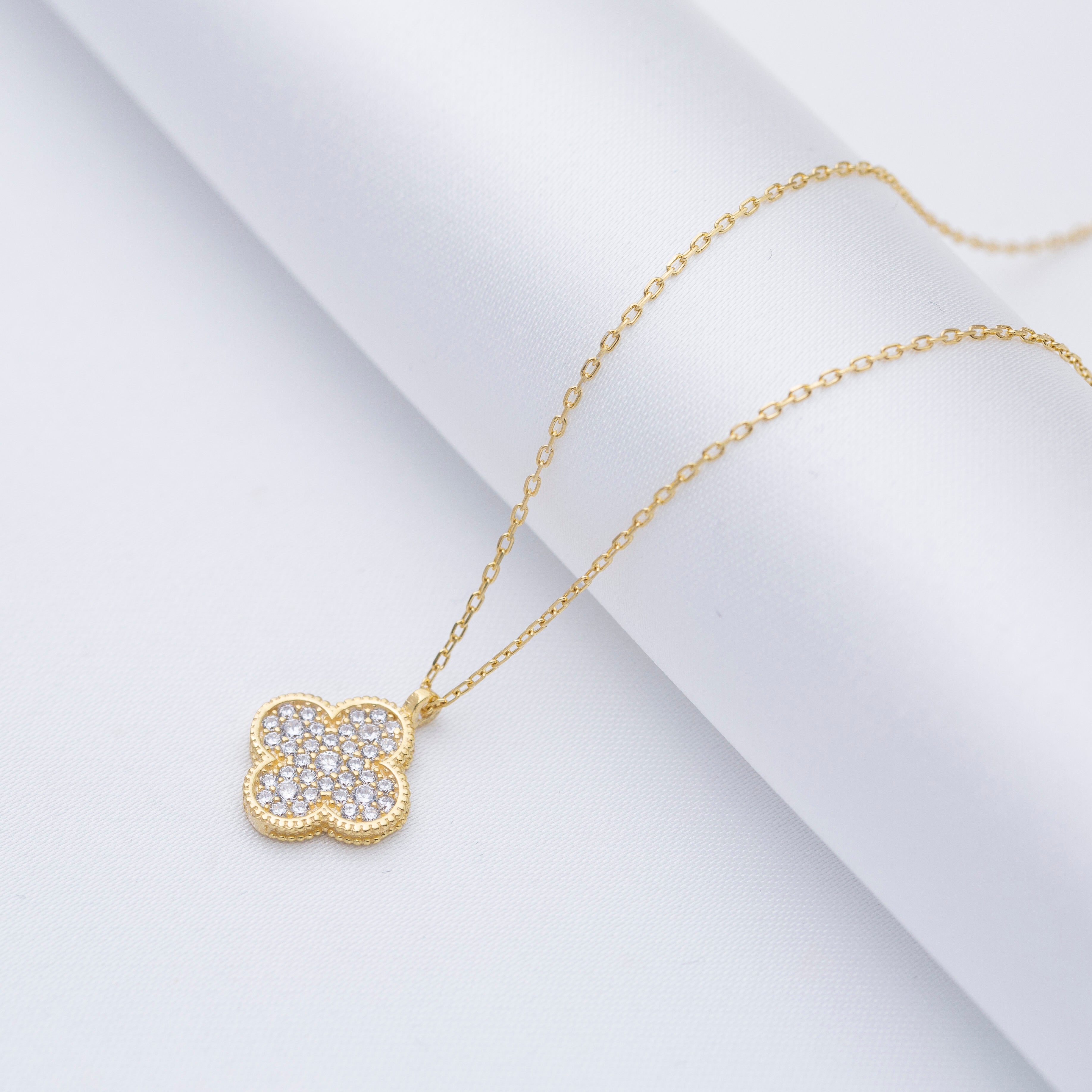 Collier pendentif Trèfle en zirconium