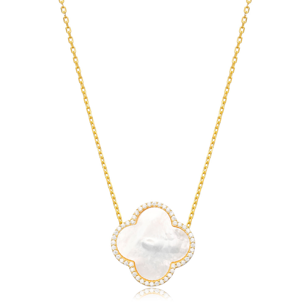 Collier Trèfle en nacre sertie de zirconiums