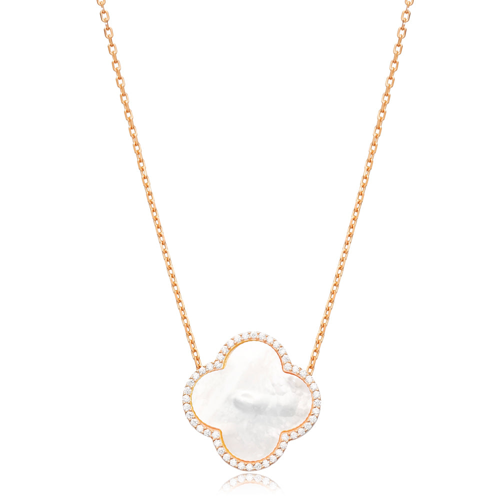Collier Trèfle en nacre sertie de zirconiums